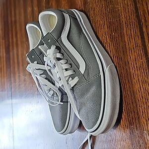 Vans Women's 8.0 Gray Skate Shoes Casual Low Top Deluxe Comfort